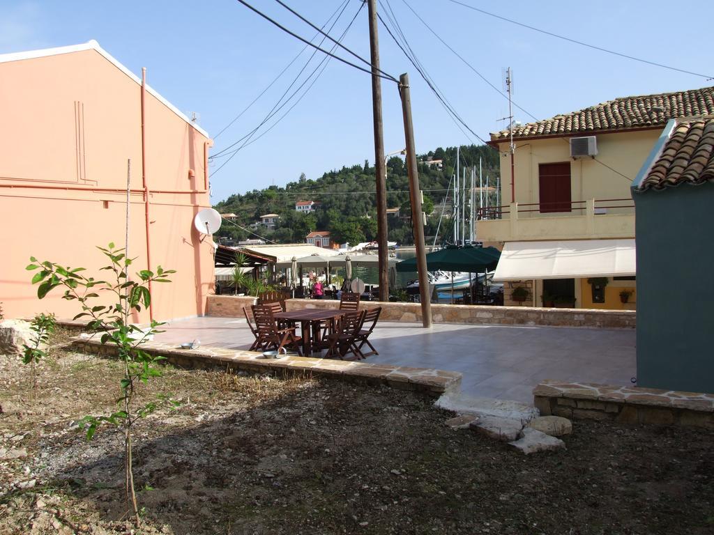 Lovely Lakka  Exterior photo